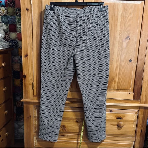 CHICO’S black & white diamond pattern - So Slimming Size L (Chico’s size 2) - Picture 5 of 6